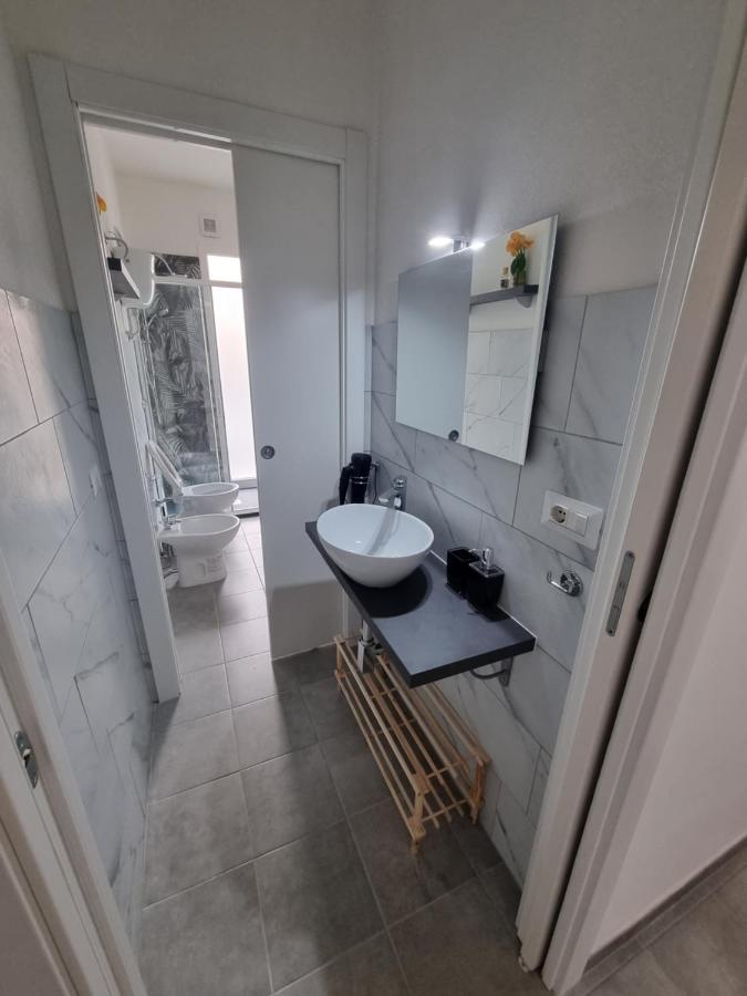 Mito Apartment Кальярі Екстер'єр фото